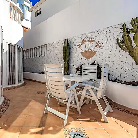 Mimosas Villa *